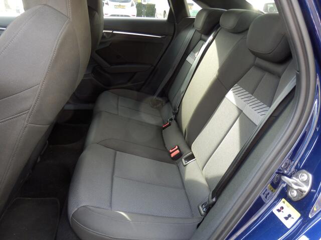 Audi A3 Limousine 35 TFSI Bns edition I Comfort stoelen I Afn. trekhaak I