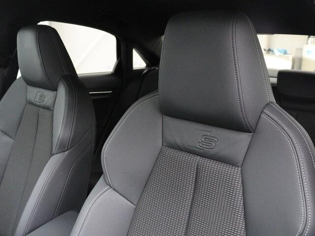 Audi A3 30 TFSI S edition | Sportstoelen | Carplay | Virtual Cockpit | Half leder | Climate control | Full LED | Cruise control | Parkeerhulp | Audi Sound | Getint glas