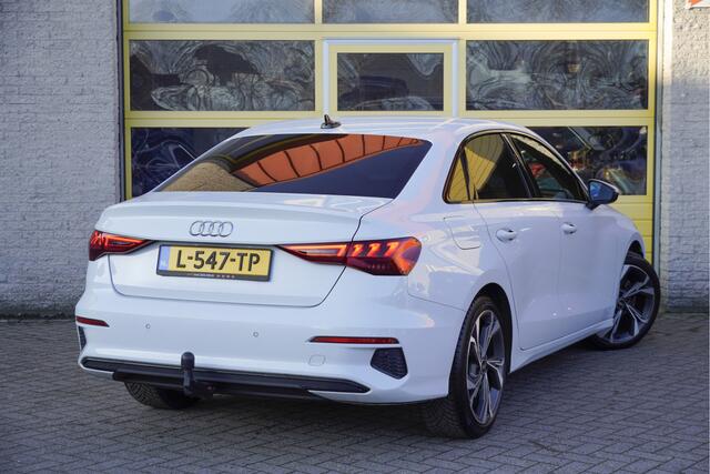 Audi A3 Limousine 30 TFSI Automaat! Advanced Edition BJ2021 Lmv 18" | Led V+A | Pdc | Navi | Dynamische knipperlichten | Afneembare trekhaak | App-Connect | Virtual cockpit | Climate control | Cruise control | Sportstoelen | Extra getint glas