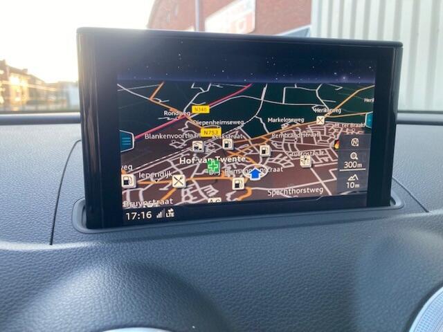 Audi A3 Cabrio 1.5 TFSI CoD 150 Pk Virtual cockpit Stoelver Stoelkoel DAB Navi Carplay Alcantara
