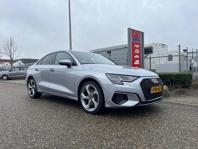 Audi A3 Limousine 35 TDI edition one | Adaptive Cruise Control | Trekhaak | Carplay | Digitaal Display | NAVI | Stoelverwarming