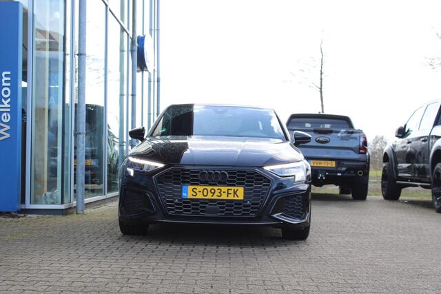 Audi A3 Limousine 30 TFSI S edition 19'' Lichtmetalen Velgen | Adaptive Cruise Control | Climate Control | Navigatie | Parkeersensoren |