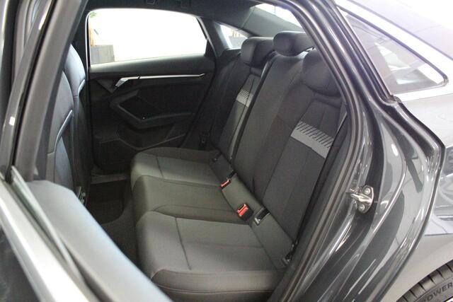 Audi A3 Limousine 30 TFSI Business edition | 18'LMV | CRUISE | DAB-RADIO | PDC | NAVIGATIE | LED-KOPL | CARPLAY | CLIMA |