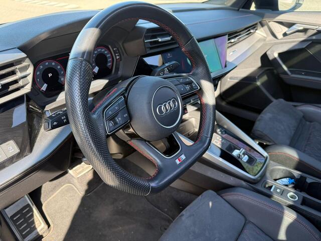 Audi A3 Limousine 35 TFSI S-Line Panoramadak, Rode Stiksels, Alcantara, Matrix, Virtual Cockpit,