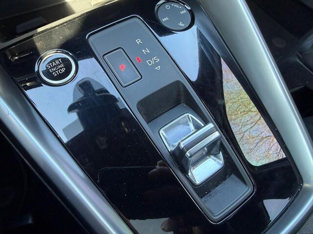 Audi A3 Limousine 35 TFSI S-Line Panoramadak, Rode Stiksels, Alcantara, Matrix, Virtual Cockpit,