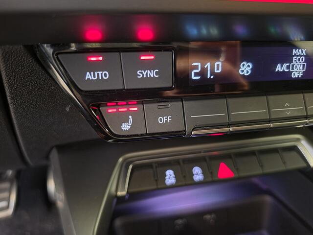 Audi A3 Limousine 35 TFSI edition one | Leder | Stoelverwarming | Matrix LED |