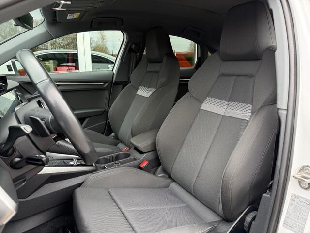 Audi A3 LIMOUSINE 35 TFSI Business edition Automaat Apple Carplay Android Auto Stoelverw. ACC