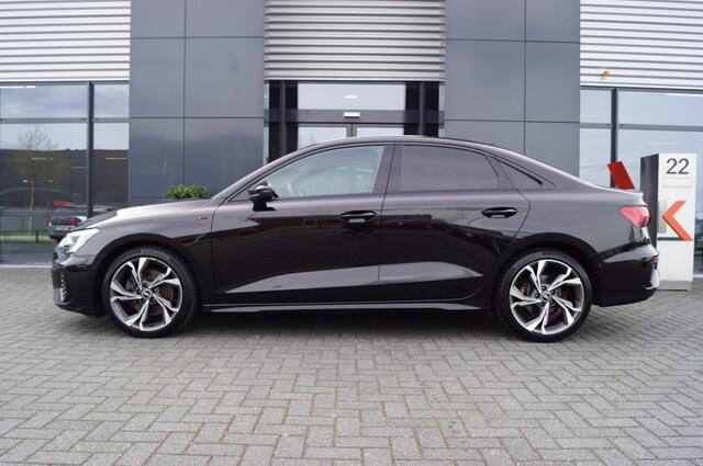 Audi A3 Limousine 1.5 TFSI S-line 150pk / LED / PDC / Navi / App-Connect