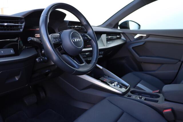 Audi A3 Limousine 35 TFSI S edition | Stoelverwarming | Sensoren | Navi