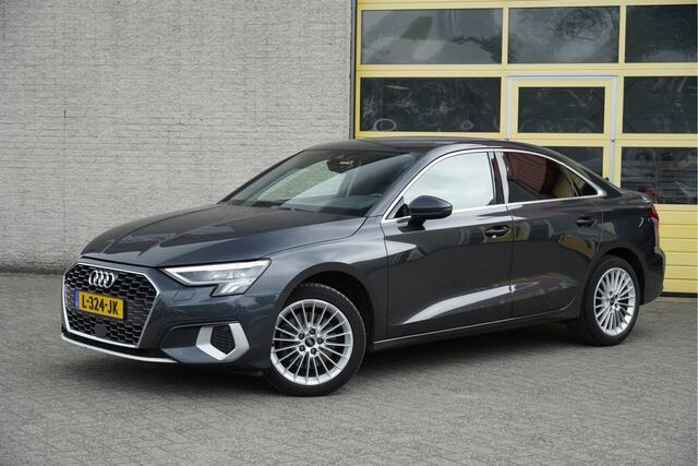 Audi A3 Limousine 30 TFSI Automaat! Business Edition BJ2021 Lmv 17" | Led V+A | Dynamische knipperlichten | Pdc | Trekhaak | App-Connect | Navi | Virtual cockpit | Climate control | Cruise control | Sportstoelen | Verwarmde voorstoelen | Zwarte hemel | Extra geti