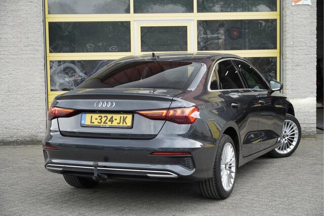 Audi A3 Limousine 30 TFSI Automaat! Business Edition BJ2021 Lmv 17" | Led V+A | Dynamische knipperlichten | Pdc | Trekhaak | App-Connect | Navi | Virtual cockpit | Climate control | Cruise control | Sportstoelen | Verwarmde voorstoelen | Zwarte hemel | Extra geti