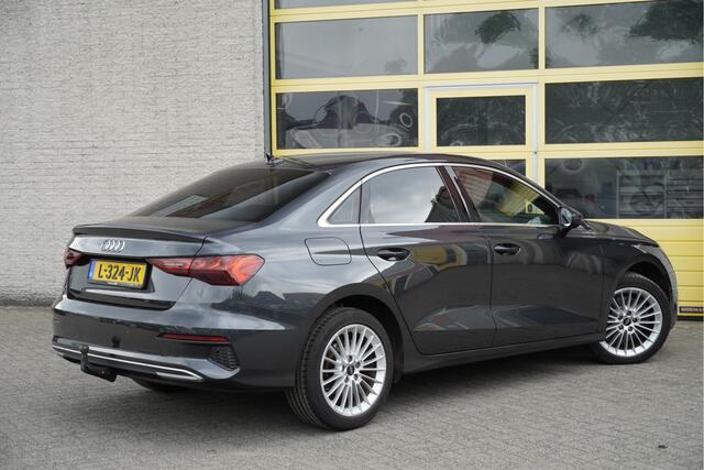 Audi A3 Limousine 30 TFSI Automaat! Business Edition BJ2021 Lmv 17" | Led V+A | Dynamische knipperlichten | Pdc | Trekhaak | App-Connect | Navi | Virtual cockpit | Climate control | Cruise control | Sportstoelen | Verwarmde voorstoelen | Zwarte hemel | Extra geti