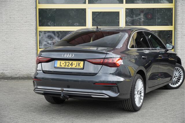 Audi A3 Limousine 30 TFSI Automaat! Business Edition BJ2021 Lmv 17" | Led V+A | Dynamische knipperlichten | Pdc | Trekhaak | App-Connect | Navi | Virtual cockpit | Climate control | Cruise control | Sportstoelen | Verwarmde voorstoelen | Zwarte hemel | Extra geti