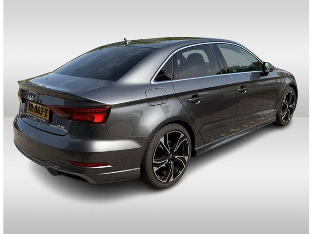 Audi A3 Limousine 1.5 TFSI CoD Sport S Line Edition / Navigatie / Parkeerhulp V+A / 18'' / Half Leder / Sportstoelen / Cruise Control