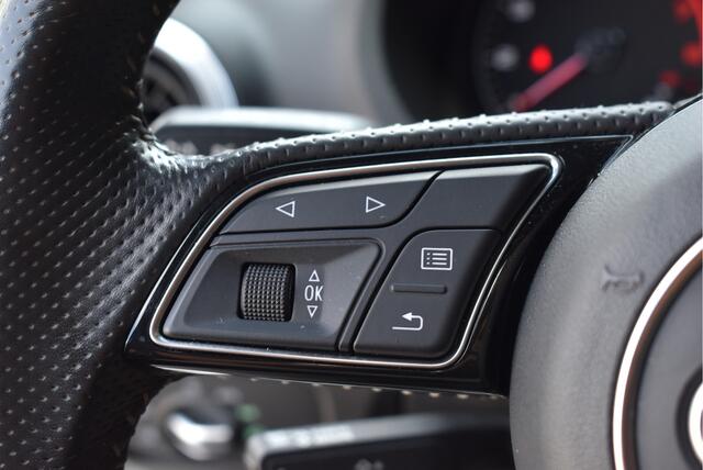 Audi A3 Limousine 1.5 TFSI 2x S Line Edition NL-auto, Panorama, Glacier White Metallic, LED