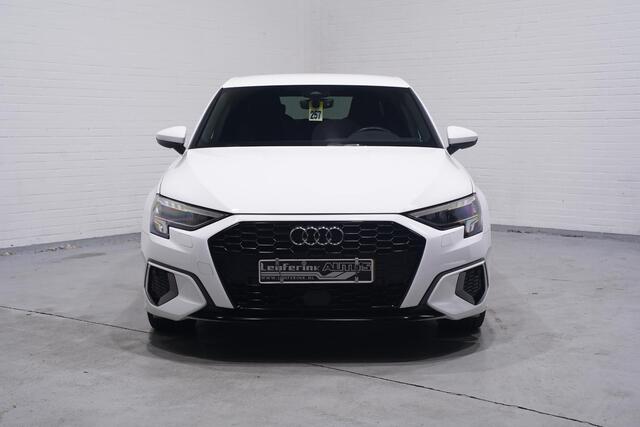 Audi A3 Limousine 35 TFSI Business edition navigatie Apple-carplay Led-verlichting Camera Sportstoelen in hoogte verstelbaar private-glas schakelflippers stoelverwarming 17"-lmv lendesteun-links