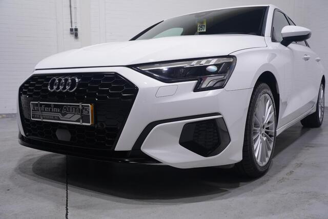 Audi A3 Limousine 35 TFSI Business edition navigatie Apple-carplay Led-verlichting Camera Sportstoelen in hoogte verstelbaar private-glas schakelflippers stoelverwarming 17"-lmv lendesteun-links