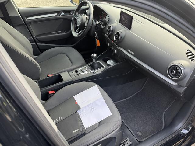 Audi A3 SPORTBACK 30 TFSI 116 PK 6 Versn Airco/LMV/CV/BT