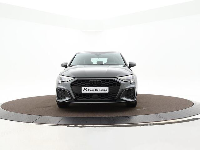 Audi A3 SPORTBACK 30 TFSI 110pk S-Tronic S Edition · Camera · Apple Car Play · Parkeerassistent · Optiekpakket Zwart · Navigatie · Sportstoelen · Clima · Garantie t/m 23-05-2028 of 100.000km