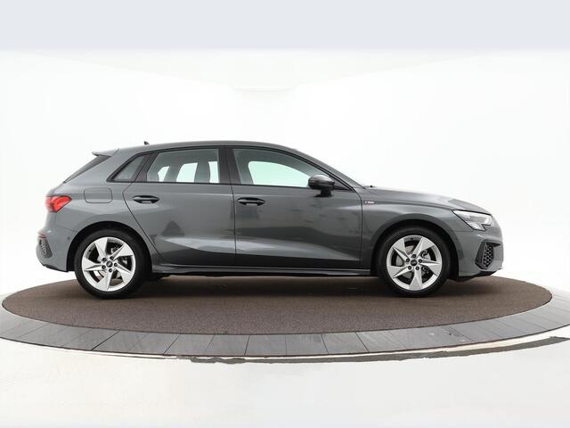 Audi A3 SPORTBACK 30 TFSI 110pk S-Tronic S Edition · Camera · Apple Car Play · Parkeerassistent · Optiekpakket Zwart · Navigatie · Sportstoelen · Clima · Garantie t/m 23-05-2028 of 100.000km