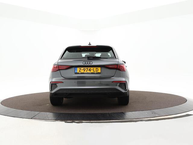 Audi A3 SPORTBACK 30 TFSI 110pk S-Tronic S Edition · Camera · Apple Car Play · Parkeerassistent · Optiekpakket Zwart · Navigatie · Sportstoelen · Clima · Garantie t/m 23-05-2028 of 100.000km