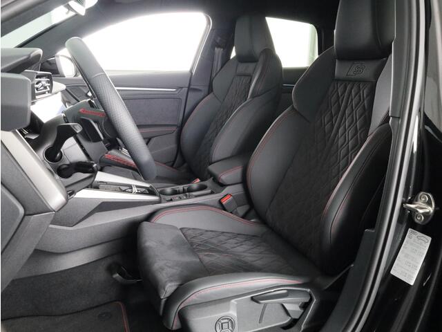 Audi A3 SPORTBACK 40 TFSI e S edition 204 pk S-tronic | Verlengde garantie | Navigatie | Trekhaak (afneembaar) | Parkeersensoren (Park assist) | Adaptieve cruise control | Stoelverwarming | S-line |