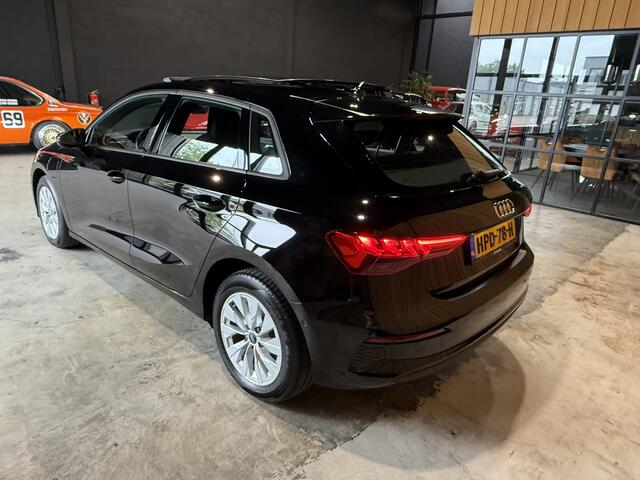 Audi A3 SPORTBACK 40 TFSI e Business edition S-Line. 204 PK. Panoramadak. 35000 km BTW