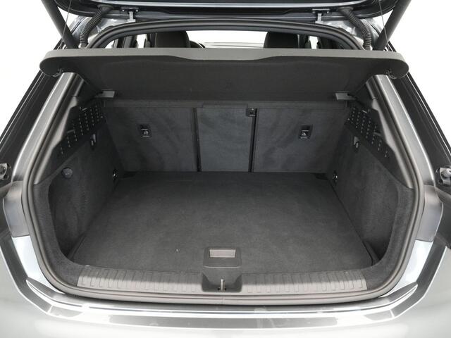 Audi A3 SPORTBACK 35 TFSI 150pk S-Tronic S-Line edition Stoelverwarming Pdc Acc Navigatie Carplay Elek. Stoelen