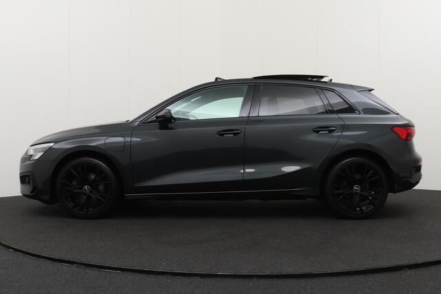 Audi A3 SPORTBACK 40 TFSI e Sport RS3-Sportstoelen Pano-dak Leder Stoelverw.