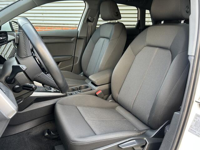 Audi A3 SPORTBACK 30 TFSI | S Line | Automaat | Stoelverwarming | CarPlay | Virtual Cockpit |