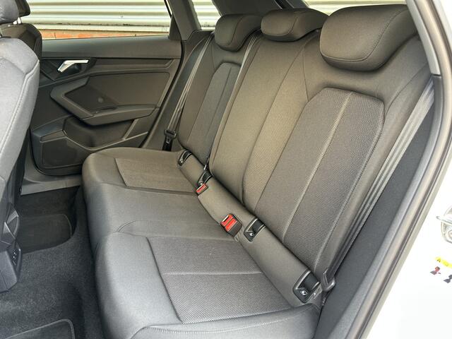Audi A3 SPORTBACK 30 TFSI | S Line | Automaat | Stoelverwarming | CarPlay | Virtual Cockpit |
