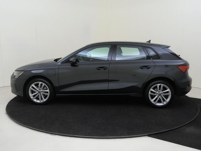 Audi A3 SPORTBACK 40 TFSI e Edition | Trekhaak | Stoelverwarming | Keyless | Navigatie Plus | Virtual cockpit Plus | CarPlay | Cruise control |