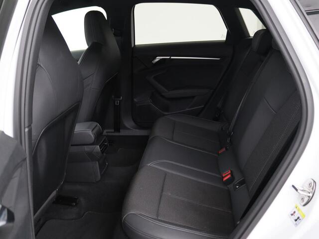 Audi A3 SPORTBACK 30 TFSI S edition | Carplay | Full LED | Virtual Cockpit | Sportstoelen | Half leder | Getint glas | Climate control | Cruise control