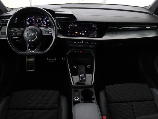 Audi A3 SPORTBACK 30 TFSI S edition | Carplay | Full LED | Virtual Cockpit | Sportstoelen | Half leder | Getint glas | Climate control | Cruise control