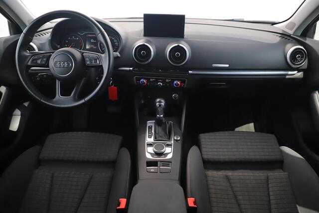 Audi A3 SPORTBACK 35 TFSI CoD S-Line 150PK Automaat Adaptive Cruise Lane Assist Sportstoelen 18 inch LMV Stoelverwarming Full LED Navigatie Clima Carplay Android