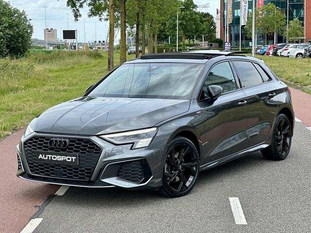 Audi A3 SPORTBACK 40 TFSI e 204 Pk S-Line Black Ed. Pano Keyless