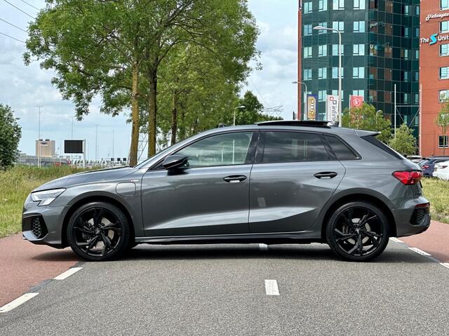 Audi A3 SPORTBACK 40 TFSI e 204 Pk S-Line Black Ed. Pano Keyless