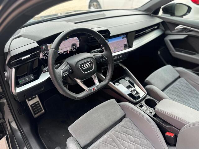 Audi A3 SPORTBACK 40 TFSI e 204 Pk S-Line Black Ed. Pano Keyless