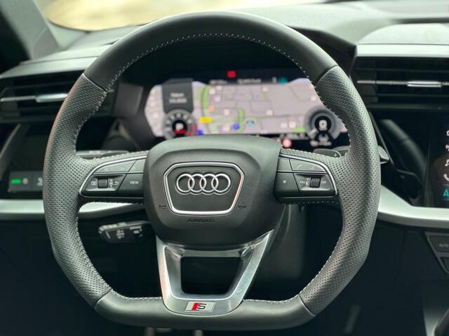 Audi A3 SPORTBACK 40 TFSI e 204 Pk S-Line Black Ed. Pano Keyless