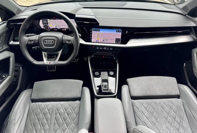Audi A3 SPORTBACK 40 TFSI e 204 Pk S-Line Black Ed. Pano Keyless