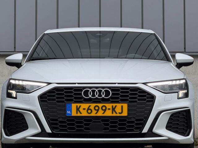 Audi A3 SPORTBACK 30 TFSI Automaat 3X S-Line *NL-AUTO*