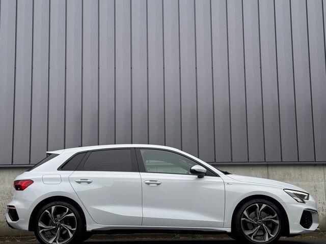 Audi A3 SPORTBACK 30 TFSI Automaat 3X S-Line *NL-AUTO*