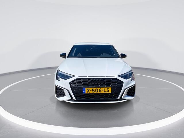 Audi A3 SPORTBACK 45 TFSI PHEV 245PK Business edition | S-line Exterieur | Digitaal Display | Stoelverwarming |