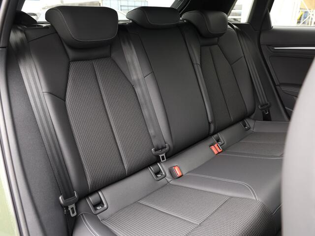 Audi A3 SPORTBACK S edition Competition 45 TFSI e 180 kW / 245 PK Sp | Panodak | Sonos | Comfortpakket plus |