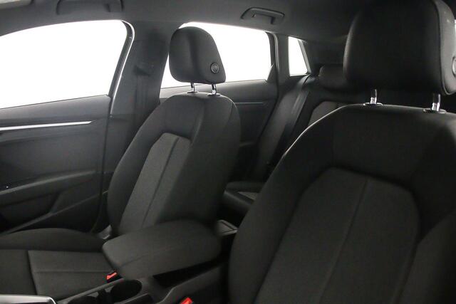 Audi A3 SPORTBACK 30 TFSI Pro Line | Cruise | Carplay | Led | Leder Stuur |