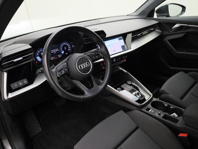 Audi A3 SPORTBACK 35 TFSI/150PK Edition One · S-line Exterieur · Apple Car Play · Navigatie · Stoelverwarming