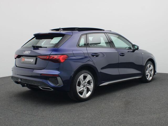 Audi A3 SPORTBACK 40 TFSI e Business edition 204PK S-Tronic Pano-Schuifdak, Clima, Cruise Controle, Navi, Head-Up Display, Keyless, Parkeersensoren voor en achter, Trekhaak, 17" LM Velgen