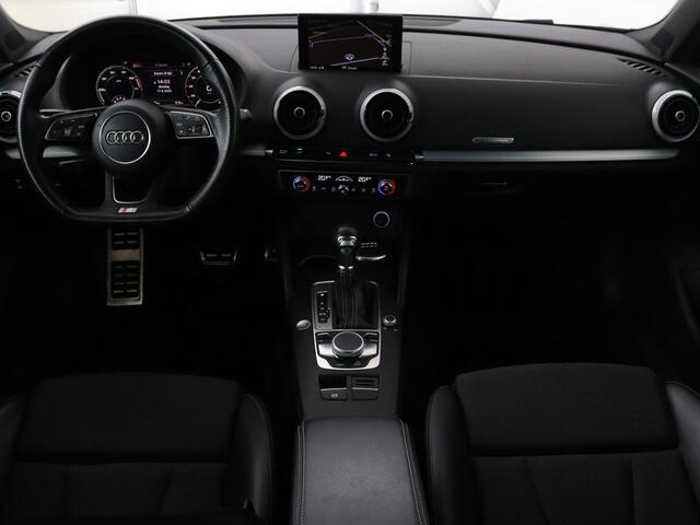 Audi A3 SPORTBACK 1.4 e-tron Lease Edition | Panoramadak | Trekhaak | Cruise control | Digitaal cockpit | LMV 18 inch | LED | S-line | Keyless go | PDC