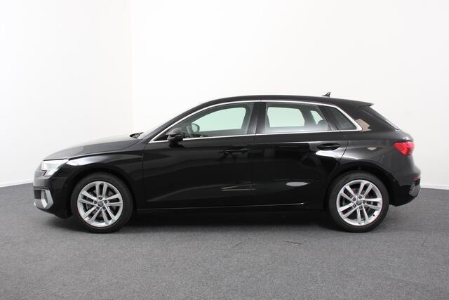 Audi A3 SPORTBACK 35 TFSI 150pk S-Tronic / Automaat Business Edition Audi A3 Sportback 35 TFSI 150pk S -Tronic Business Edition *** Nieuw Model *** | Navigatie | Climate control | Cruise control Adaptive | DAB | Digitale Cockpit | Lichtmetalen velgen | Parkeer sensoren | S