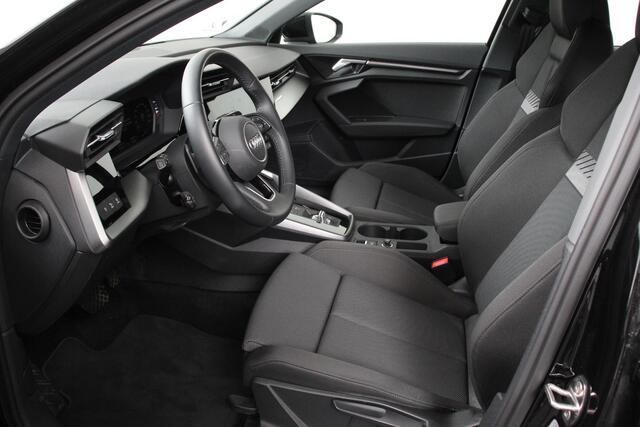 Audi A3 SPORTBACK 35 TFSI 150pk S-Tronic / Automaat Business Edition Audi A3 Sportback 35 TFSI 150pk S -Tronic Business Edition *** Nieuw Model *** | Navigatie | Climate control | Cruise control Adaptive | DAB | Digitale Cockpit | Lichtmetalen velgen | Parkeer sensoren | S